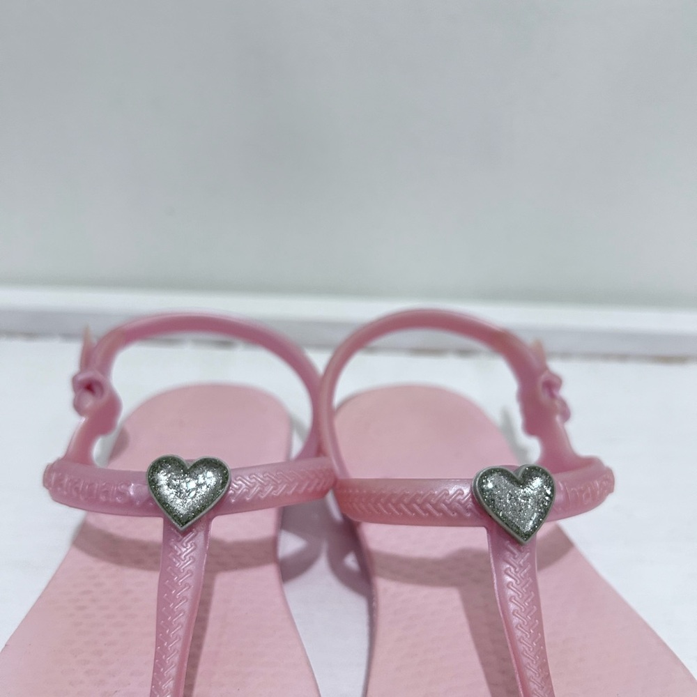 Havaianas Girl Toddler Pink T-Strap Flip Flop Sandals with Heart Detail‎ Size 6 - Picture 4 of 10